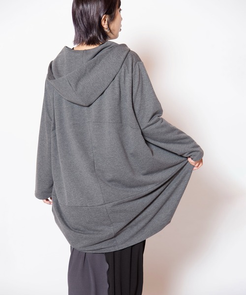 OSMOSIS(オズモーシス)の「コクーンフードパーカ(Tシャツ/カットソー・レディース・ダークグレー/グレー/ブラック・ONE SIZE)」の11枚目の写真