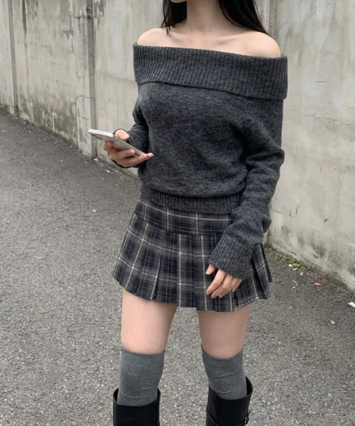 VIVID LADY（ビビッドレディー）の「オフショルダーニットプルオーバー（ニット/セーター・レディース・グレー/チャコールグレー/ライトブルー/クリーム・FREE）」の20枚目の写真