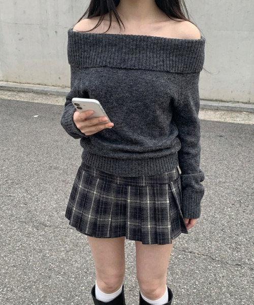 VIVID LADY（ビビッドレディー）の「オフショルダーニットプルオーバー（ニット/セーター・レディース・グレー/チャコールグレー/ライトブルー/クリーム・FREE）」の18枚目の写真