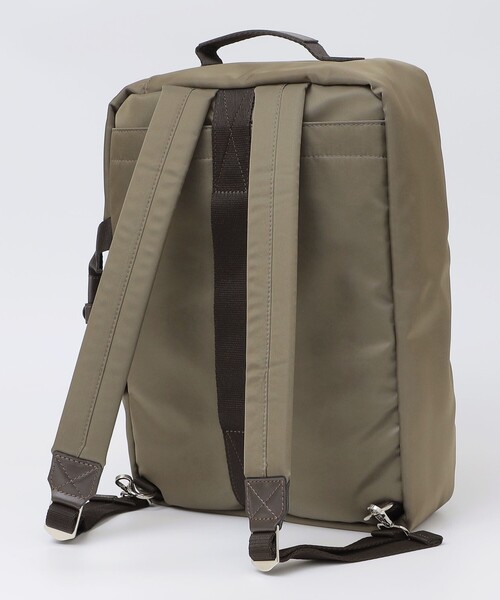 SHIPS（シップス）の「【SHIPS別注】BONFANTI: ナイロン 2WAY バッグ（メッセンジャーバッグ・メンズ・キャメル/ブラック・ONE SIZE）」の7枚目の写真