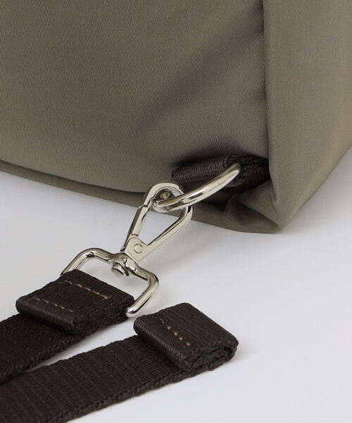 SHIPS（シップス）の「【SHIPS別注】BONFANTI: ナイロン 2WAY バッグ（メッセンジャーバッグ・メンズ・キャメル/ブラック・ONE SIZE）」の13枚目の写真