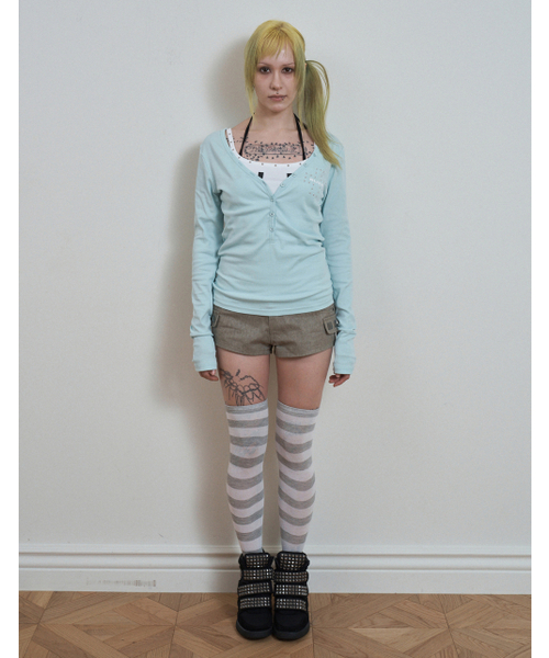 SETUP-EXE（セットアップイーエックスイー）の「DEEP V-NECK BUTTON TOP / ミント（Tシャツ/カットソー・レディース・その他・OS）」の4枚目の写真