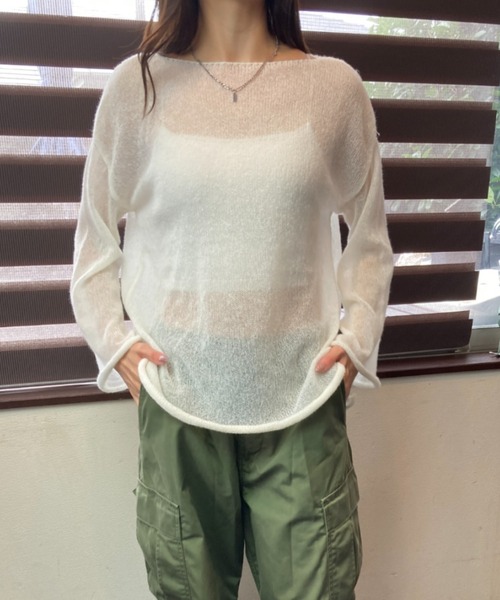 tolene(トレネ)の「ふんわりシアー 長袖 透け感ニットトップス(ニット/セーター・レディース・チャコールグレー/ホワイト・FREE)」の5枚目の写真