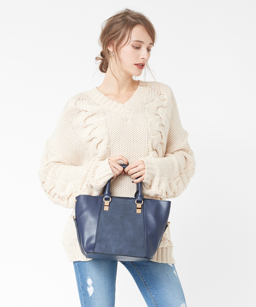 titivate(ティティベイト)の「フェイクスウェード異素材切替ハンドバッグ(ハンドバッグ・レディース・キャメル/ブラック/ライトベージュ/ネイビー/ブラウン・FREE)」の4枚目の写真