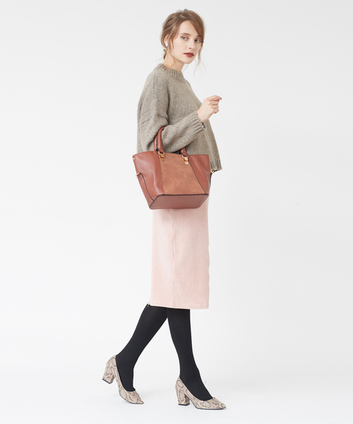 titivate(ティティベイト)の「フェイクスウェード異素材切替ハンドバッグ(ハンドバッグ・レディース・キャメル/ブラック/ライトベージュ/ネイビー/ブラウン・FREE)」の7枚目の写真