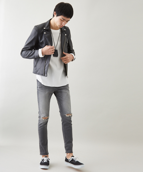 STUDIOUS（ステュディオス）の「ユーズドクラッシュテーパードスキニーデニム（デニムパンツ・メンズ・ブラック/サックスブルー・1/3/2）」の6枚目の写真