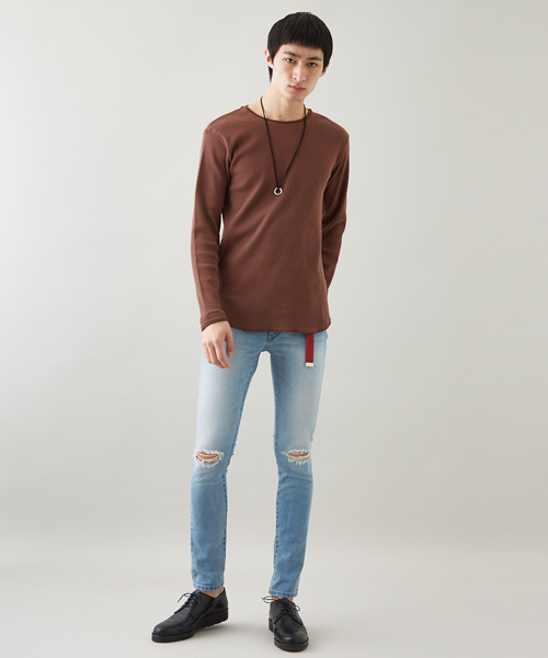 STUDIOUS（ステュディオス）の「ユーズドクラッシュテーパードスキニーデニム（デニムパンツ・メンズ・ブラック/サックスブルー・1/3/2）」の9枚目の写真