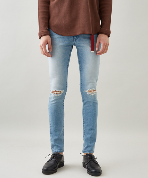 STUDIOUS（ステュディオス）の「ユーズドクラッシュテーパードスキニーデニム（デニムパンツ・メンズ・ブラック/サックスブルー・1/3/2）」の13枚目の写真