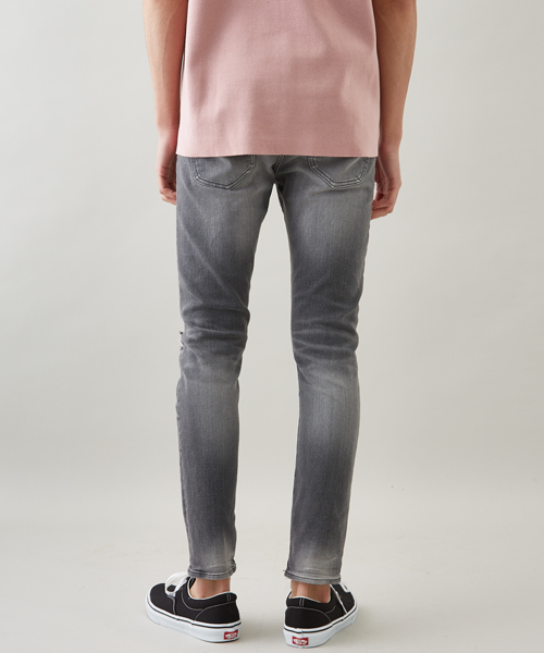 STUDIOUS（ステュディオス）の「ユーズドクラッシュテーパードスキニーデニム（デニムパンツ・メンズ・ブラック/サックスブルー・1/3/2）」の21枚目の写真