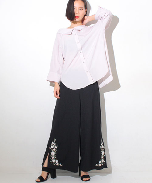 Settimissimo（セッティミッシモ）の「裾フラワーモチーフ刺繍スリット入りワイドパンツ　セットアップ(別売り)（その他パンツ・レディース・ライトグレー/ブラック・MEDIUM）」の22枚目の写真