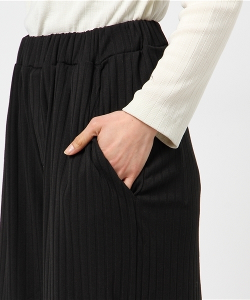Settimissimo（セッティミッシモ）の「裾フラワーモチーフ刺繍スリット入りワイドパンツ　セットアップ(別売り)（その他パンツ・レディース・ライトグレー/ブラック・MEDIUM）」の8枚目の写真
