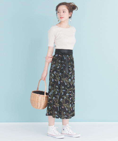 URBAN RESEARCH（アーバンリサーチ）の「リーフフラワープリント