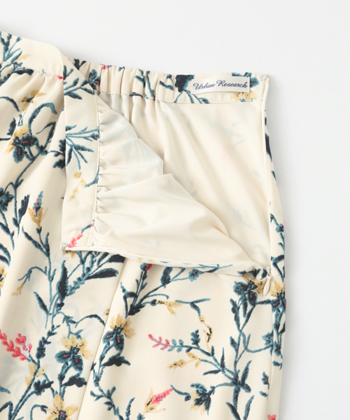 URBAN RESEARCH(アーバンリサーチ)の「リーフフラワープリントスカート(スカート・レディース・ホワイト系その他/ブラック系その他・FREE)」の10枚目の写真