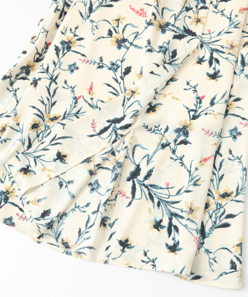 URBAN RESEARCH(アーバンリサーチ)の「リーフフラワープリントスカート(スカート・レディース・ホワイト系その他/ブラック系その他・FREE)」の12枚目の写真