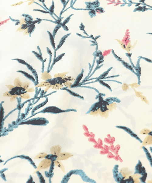 URBAN RESEARCH(アーバンリサーチ)の「リーフフラワープリントスカート(スカート・レディース・ホワイト系その他/ブラック系その他・FREE)」の3枚目の写真