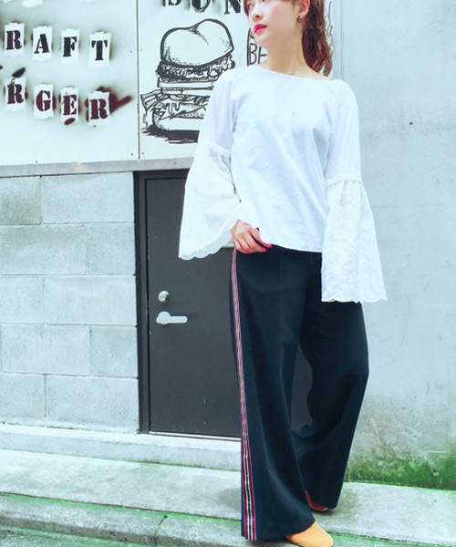 AMERICAN RAG CIE（アメリカンラグシー）の「AMERICAN RAG CIE ダブルクロスラインパンツ（その他パンツ・レディース・ブラック/ネイビー・0/1）」の2枚目の写真