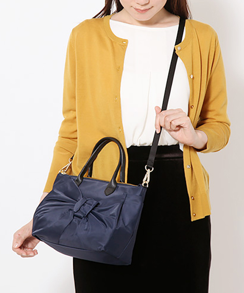 LANVIN en Bleu（ランバンオンブルー）の「シャルロット 2wayトートバッグ（トートバッグ・レディース・スカイブルー/ブラック/ネイビー/レッド/カーキ・FREE）」の4枚目の写真