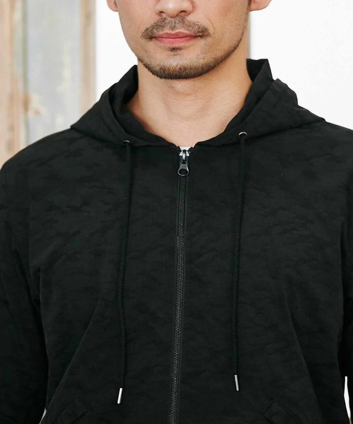 MEN'S BIGI（メンズビギ）の「カモフラジャガード　ストレッチナイロンパーカ（パーカー・メンズ・ブラック/ネイビー・LL/S/M/L）」の12枚目の写真