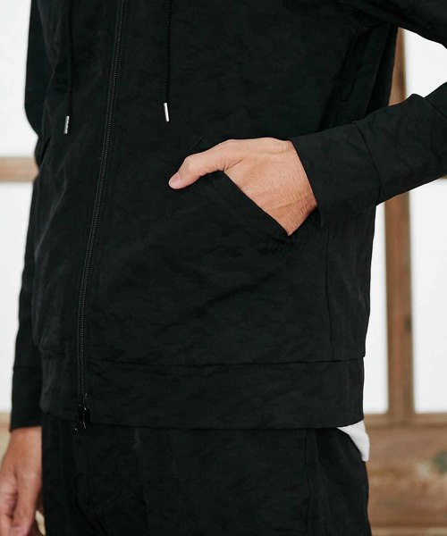 MEN'S BIGI（メンズビギ）の「カモフラジャガード　ストレッチナイロンパーカ（パーカー・メンズ・ブラック/ネイビー・LL/S/M/L）」の13枚目の写真