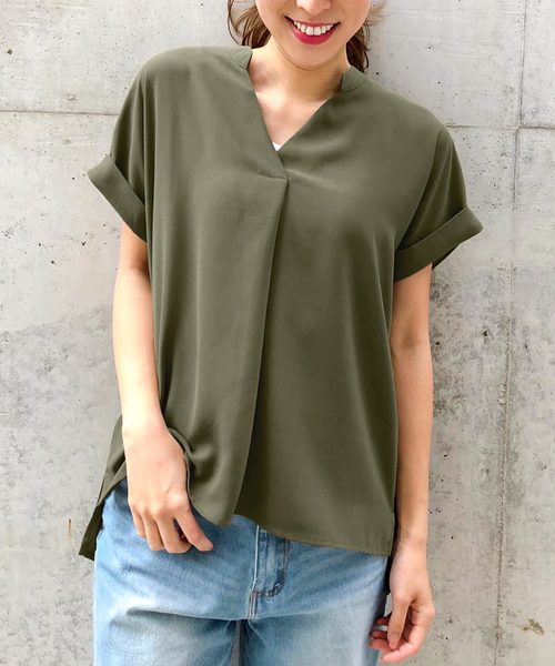 KOBE LETTUCE（コウベレタス）の「[スキッパー/ノースリーブ/袖フリル]リネンタッチ3typeブラウス（シャツ/ブラウス・レディース・カーキ/パープル系その他/オレンジ系その他2/オフホワイト/ブルー系その他/パープル系その他2/ラベンダー/ホワイト系その他2/ネイビー/グリーン系その他/ブルー系その他2/オレンジ/オレンジ系その他/ベージュ/ベージュ系その他/グリーン系その他2/ブラック/ブラック系その他/ベージュ系その他2/ホワイト系その他/ブラック系その他2/ブラック系その他5/ブラック系その他3/ブラック系その他4・FREE）」の13枚目の写真