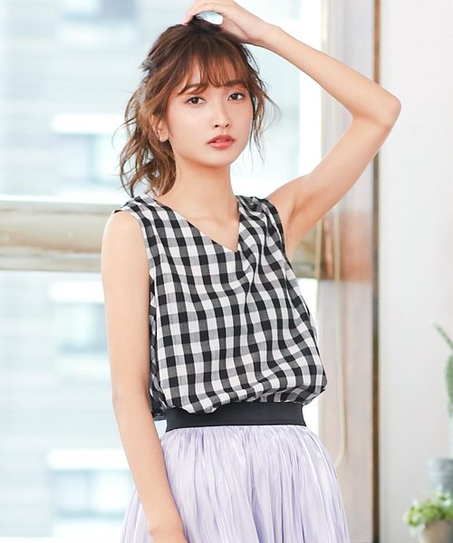 KOBE LETTUCE（コウベレタス）の「[スキッパー/ノースリーブ/袖フリル]リネンタッチ3typeブラウス（シャツ/ブラウス・レディース・カーキ/パープル系その他/オレンジ系その他2/オフホワイト/ブルー系その他/パープル系その他2/ラベンダー/ホワイト系その他2/ネイビー/グリーン系その他/ブルー系その他2/オレンジ/オレンジ系その他/ベージュ/ベージュ系その他/グリーン系その他2/ブラック/ブラック系その他/ベージュ系その他2/ホワイト系その他/ブラック系その他2/ブラック系その他5/ブラック系その他3/ブラック系その他4・FREE）」の8枚目の写真