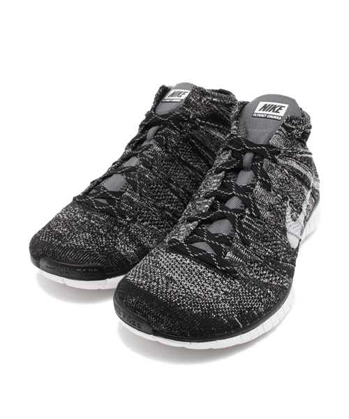 NIKE(ナイキ)の「NIKE FREE FLYKNIT CHUKKA(スニーカー・メンズ・ブラック/ブルー/レッド・26.0cm/27.0cm/28.0cm)」の2枚目の写真
