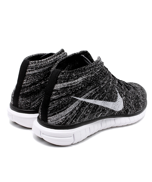 NIKE(ナイキ)の「NIKE FREE FLYKNIT CHUKKA(スニーカー・メンズ・ブラック/ブルー/レッド・26.0cm/27.0cm/28.0cm)」の9枚目の写真