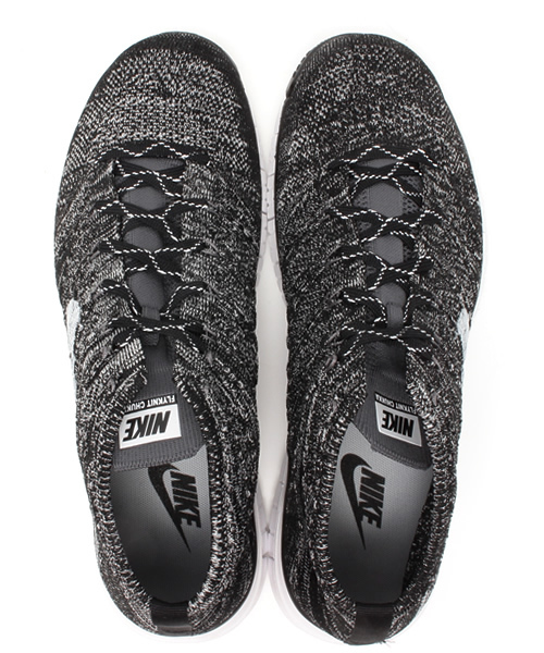 NIKE(ナイキ)の「NIKE FREE FLYKNIT CHUKKA(スニーカー・メンズ・ブラック/ブルー/レッド・26.0cm/27.0cm/28.0cm)」の6枚目の写真