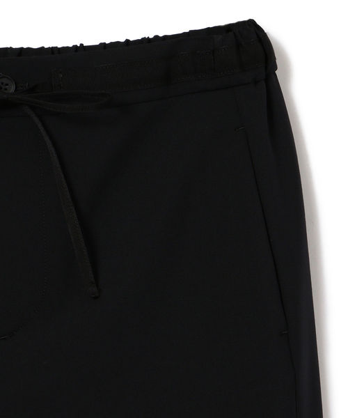SHIPS(シップス)の「PrimaryNavyLabel:ドローストリングテーパードパンツ(その他パンツ・レディース・ブラック/ダークグレー・38/36)」の4枚目の写真