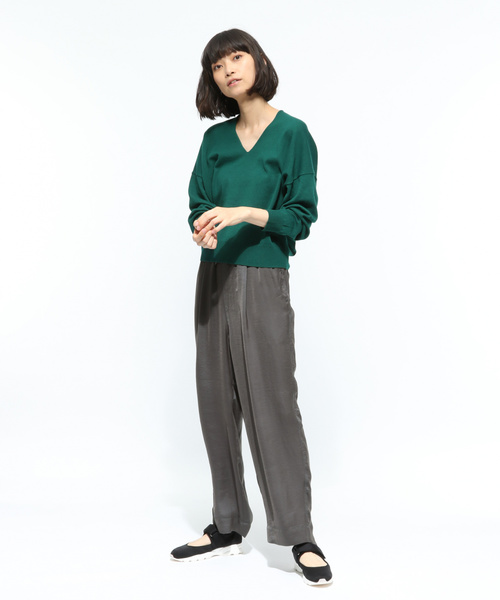 LAKOLE(ラコレ)の「パウダーサテンイージーパンツ / LAKOLE(その他パンツ・レディース・チャコール/サンドグレー/カーキ・MEDIUM/SMALL)」の11枚目の写真