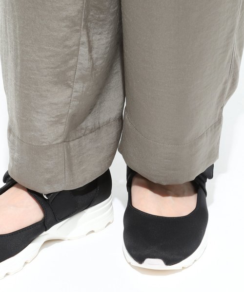 LAKOLE(ラコレ)の「パウダーサテンイージーパンツ / LAKOLE(その他パンツ・レディース・チャコール/サンドグレー/カーキ・MEDIUM/SMALL)」の22枚目の写真