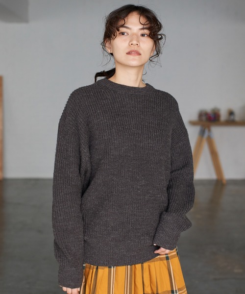 AMERICAN HOLIC（アメリカンホリック）の「クルーネック片畦ニットプルオーバー ＊（ニット/セーター・レディース・グレー系その他2/ブラウン/ネイビー/ベージュ系その他2/アイボリー・L/M）」の2枚目の写真