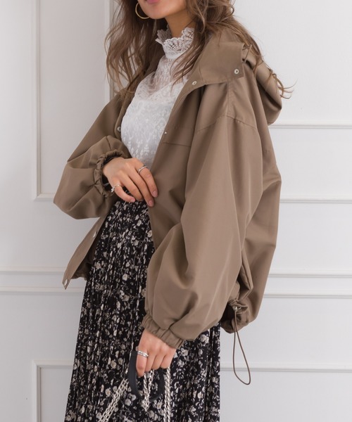 SpRay（スプレイ）の「ピーチボリュームスリ－ブマウンテンパーカー（マウンテンパーカー・レディース・グレイッシュベージュ/ライトカーキ/ベージュ/モカ/ブラック・FREE）」の3枚目の写真