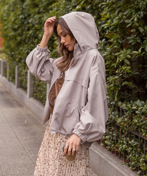 SpRay（スプレイ）の「ピーチボリュームスリ－ブマウンテンパーカー（マウンテンパーカー・レディース・グレイッシュベージュ/ライトカーキ/ベージュ/モカ/ブラック・FREE）」の11枚目の写真