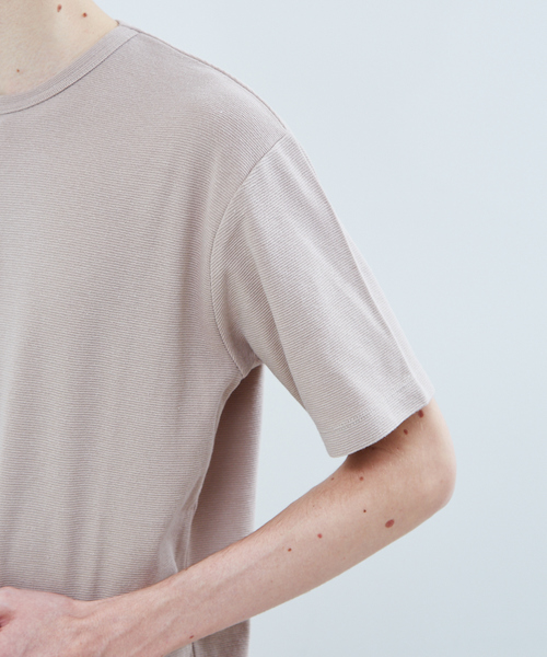 ABAHOUSE GRAY(アバハウスグレイ)の「【展開店舗限定】ストレッチタックフライス半袖Tシャツ(Tシャツ/カットソー・メンズ・ホワイト/ネイビー/グレー/ピンク/グレイッシュベージュ・46/48/50)」の10枚目の写真