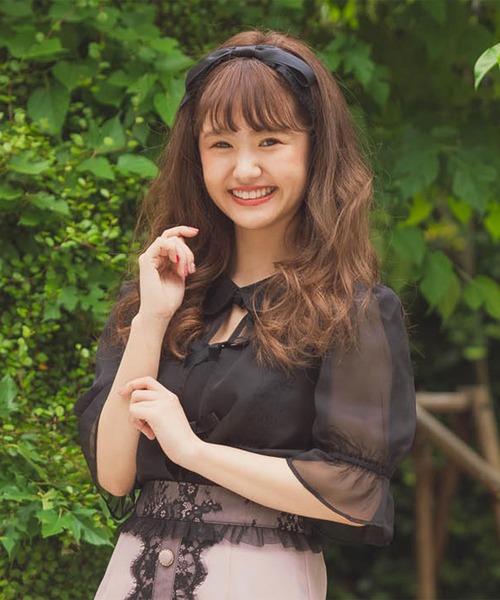 ROJITA(ロジータ)の「フロントスリットリボンシアーブラウス(シャツ/ブラウス・レディース・ブラック/ベージュ/ピンク・FREE)」の6枚目の写真