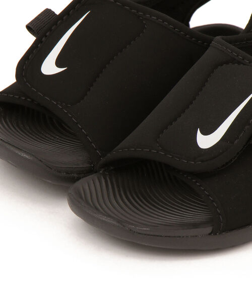 NIKE（ナイキ）の「NIKE:SUNRAY ADJAST 5（サンダル・キッズ・ブラック・15 /13/14/16/12）」の2枚目の写真