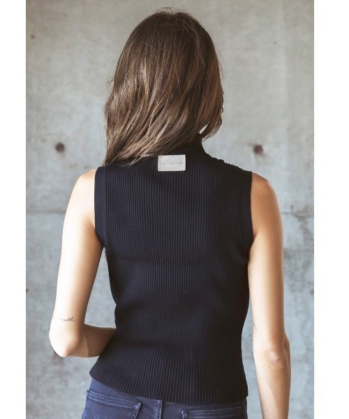 ALEXIA STAM（アリシアスタン）の「【JJ 2月号掲載】Rib Knit Sleeveless High Neck Top/リブニットスリーブレスハイネックトップ（ニット/セーター・レディース・アイボリー/ブラック/モカ・FREE）」の11枚目の写真