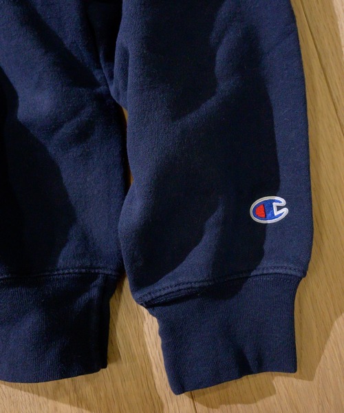 Champion（チャンピオン）の「【22】〔Champion/チャンピオン〕10oz ガーメントダイ クルーネックスウェットシャツ（スウェット・メンズ・ブラック/グレー/グリーン/ブルー/ネイビー/レッド/その他・MEDIUM/LARGE）」の9枚目の写真