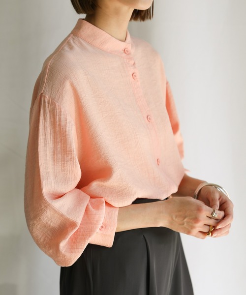 select MOCA(セレクトモカ)の「2021 SS ノーカラーワッシャーデザインシャツ(シャツ/ブラウス・レディース・ホワイト/ブルー/サーモンピンク・FREE)」の3枚目の写真