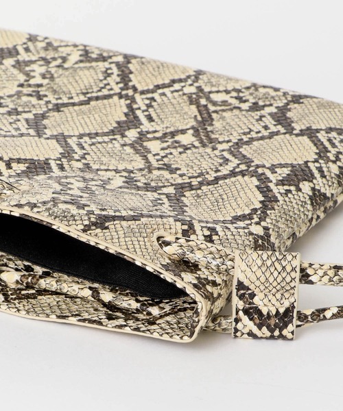 RODE SKO(ロデスコ)の「ALONDRA かたほうキンチャク(ハンドバッグ・レディース・ブラック/シルバー/アニマル・ONE)」の12枚目の写真