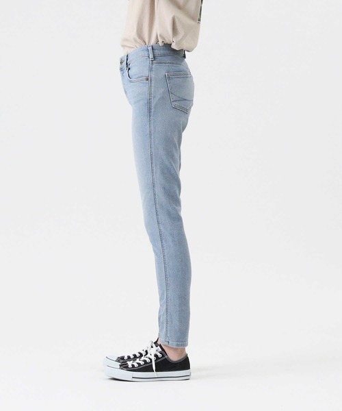 SOMETHING（サムシング）の「【SOMETHING】「GUSSET」スキニーデニムパンツ（デニムパンツ・レディース・ライトインディゴブルー・26inch/27inch/25inch/28inch）」の15枚目の写真