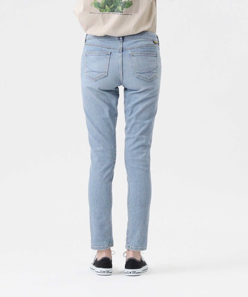 SOMETHING（サムシング）の「【SOMETHING】「GUSSET」スキニーデニムパンツ（デニムパンツ・レディース・ライトインディゴブルー・26inch/27inch/25inch/28inch）」の16枚目の写真