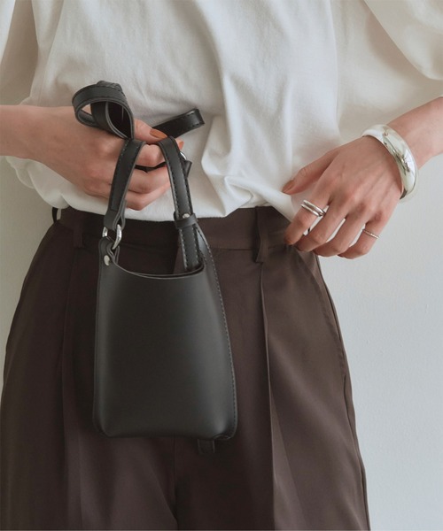 titivate（ティティベイト）の「ｽﾏﾎｼｮﾙﾀﾞｰﾊﾞｯｸﾞ（ショルダーバッグ・レディース・ホワイト/ブラック/ブラウン/ブルー・FREE）」の7枚目の写真