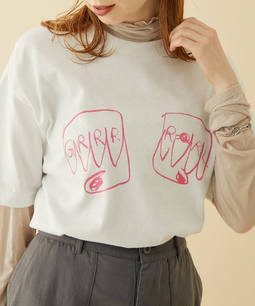 MADEMOISELLE ROPE'(マドモアゼル ロペ)の「【TODAY edition for MADEMOISELLE】メッセージTシャツ(Tシャツ/カットソー・レディース・ホワイト/ブラック/ホワイト系その他/ホワイト系その他2・FREE)」の3枚目の写真