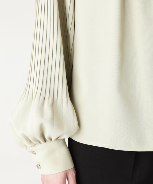 N.(N. Natural Beauty Basic)(エヌエヌナチュラルビューティーベーシック)の「◆ゴールドボタンプリーツブラウス(シャツ/ブラウス・レディース・ホワイト/ライトグリーン/ブルー/ネイビー・MEDIUM)」の18枚目の写真