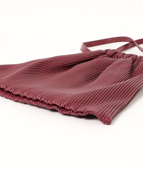 VEENA 1921（ヴィーナ）の「【VEENA 1921/ヴィーナ】2WAY プリーツ 巾着 ハンド ショルダーバッグ（ショルダーバッグ・レディース・ワインレッド/グレー・FREE）」の5枚目の写真