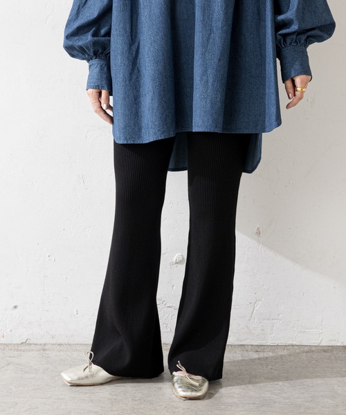 SHENERY（シーナリー）の「リブニットフレアパンツ（その他パンツ・レディース・ブラック/グレイッシュベージュ・FREE）」の6枚目の写真