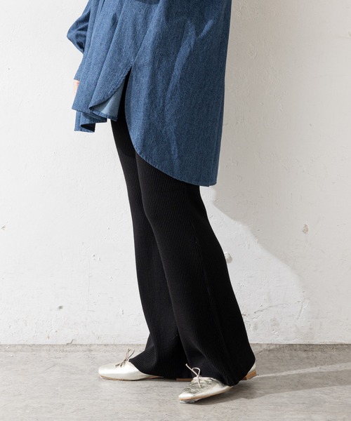 SHENERY（シーナリー）の「リブニットフレアパンツ（その他パンツ・レディース・ブラック/グレイッシュベージュ・FREE）」の9枚目の写真