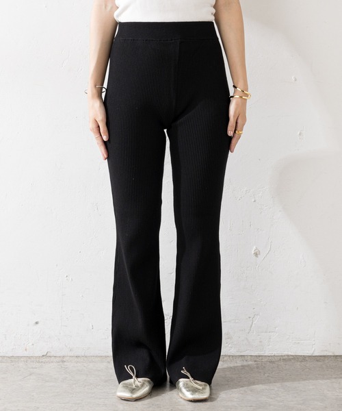 SHENERY（シーナリー）の「リブニットフレアパンツ（その他パンツ・レディース・ブラック/グレイッシュベージュ・FREE）」の11枚目の写真